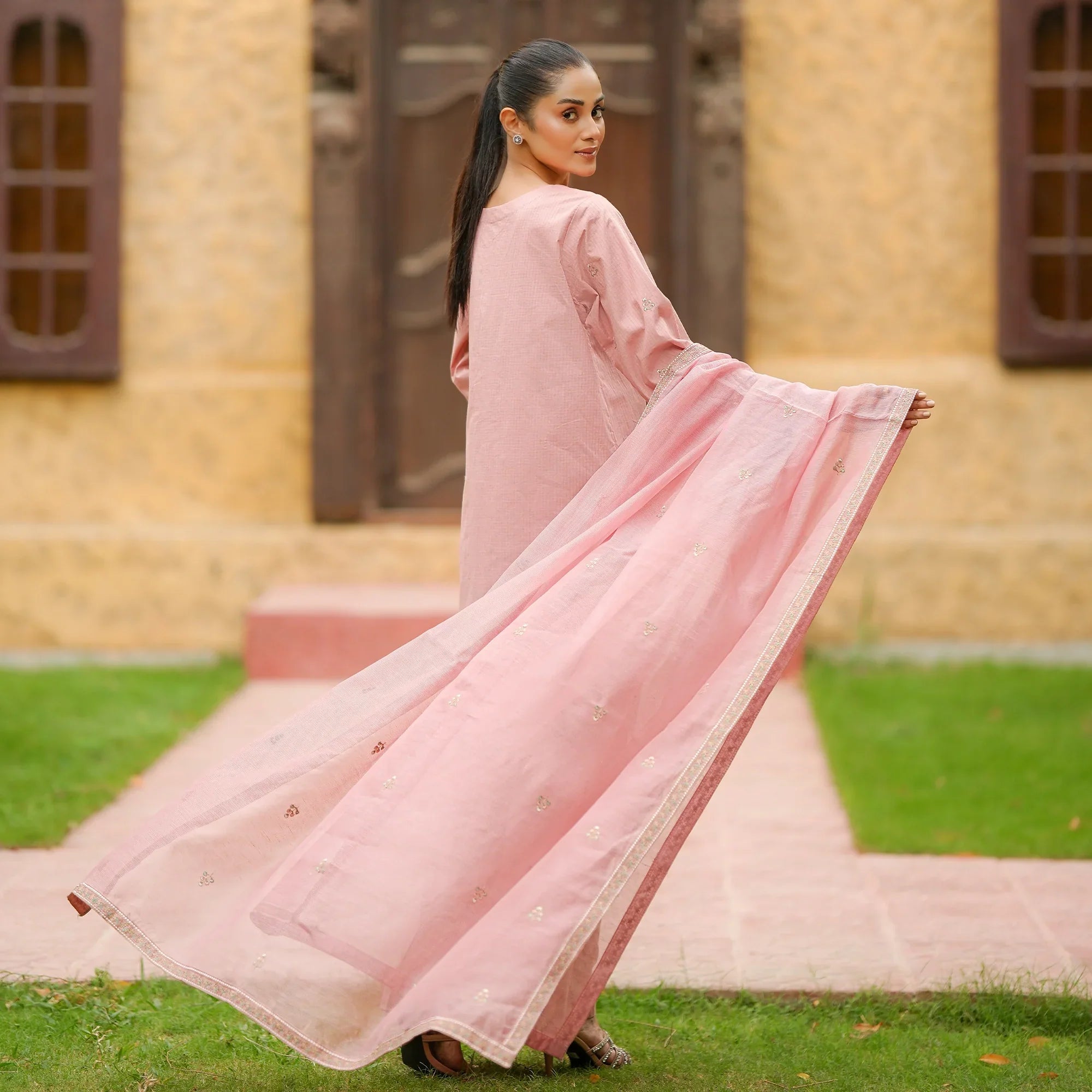 Seher – Embroidered 3PC Textured Lawn Suit