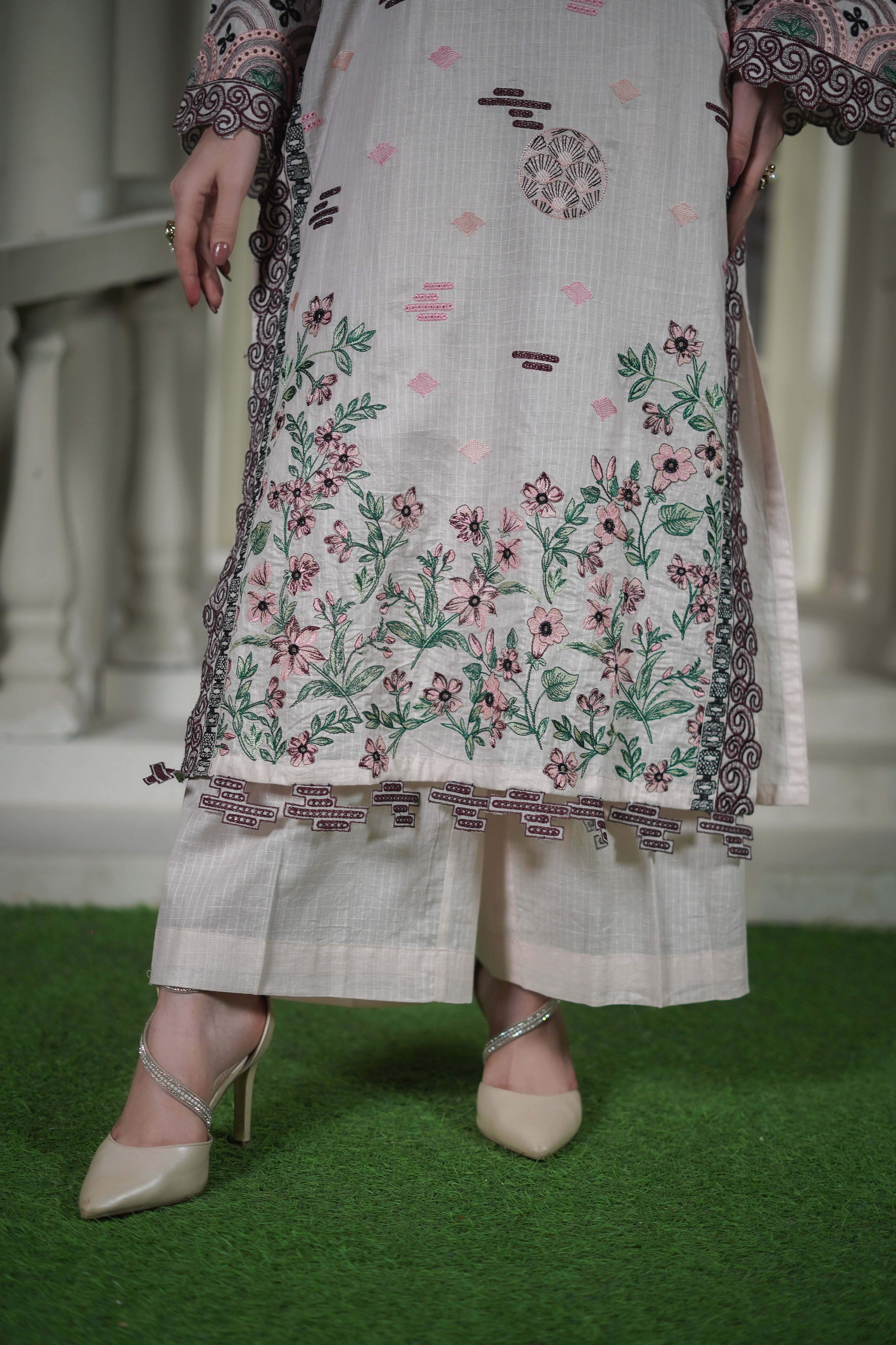 GUL-E-REESHAM | Ivory Floral Embroidered 2-Piece Suit